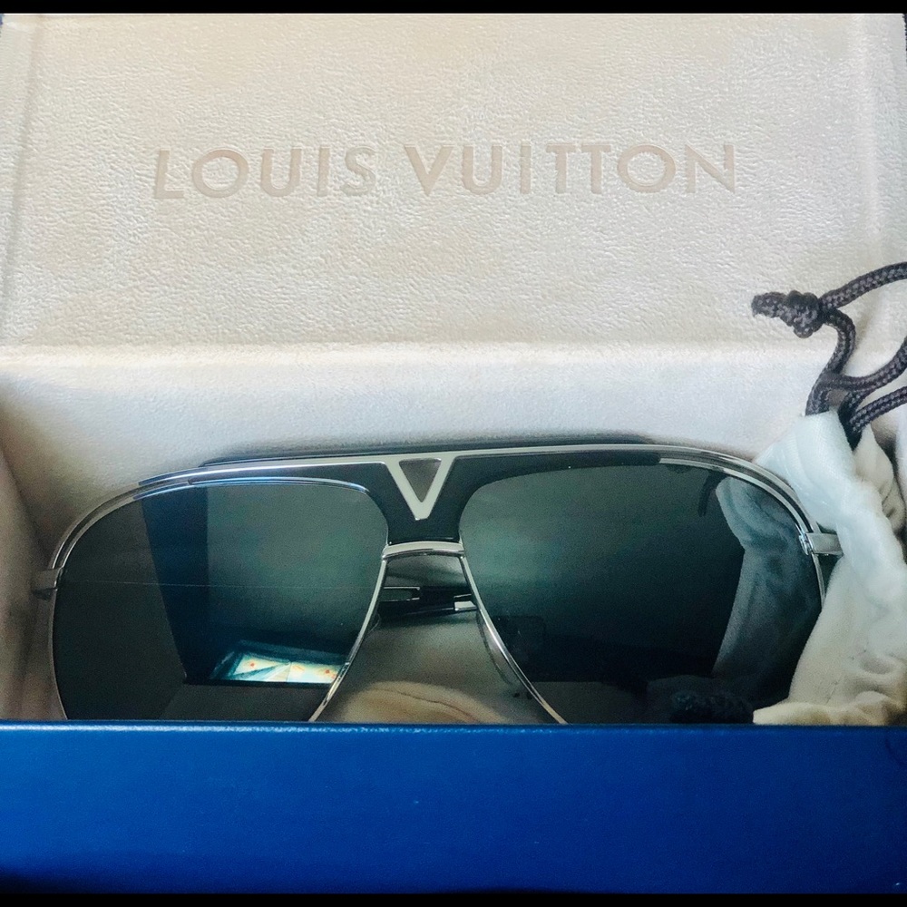 Louis Vutton shades - Picture 2 of 4